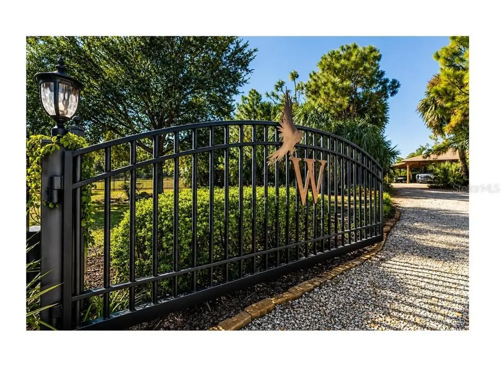 2209 Lost River Trail Ruskin FL 33570