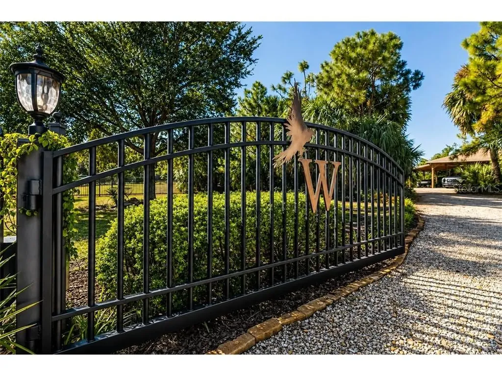 2209 Lost River Trail Ruskin FL 33570