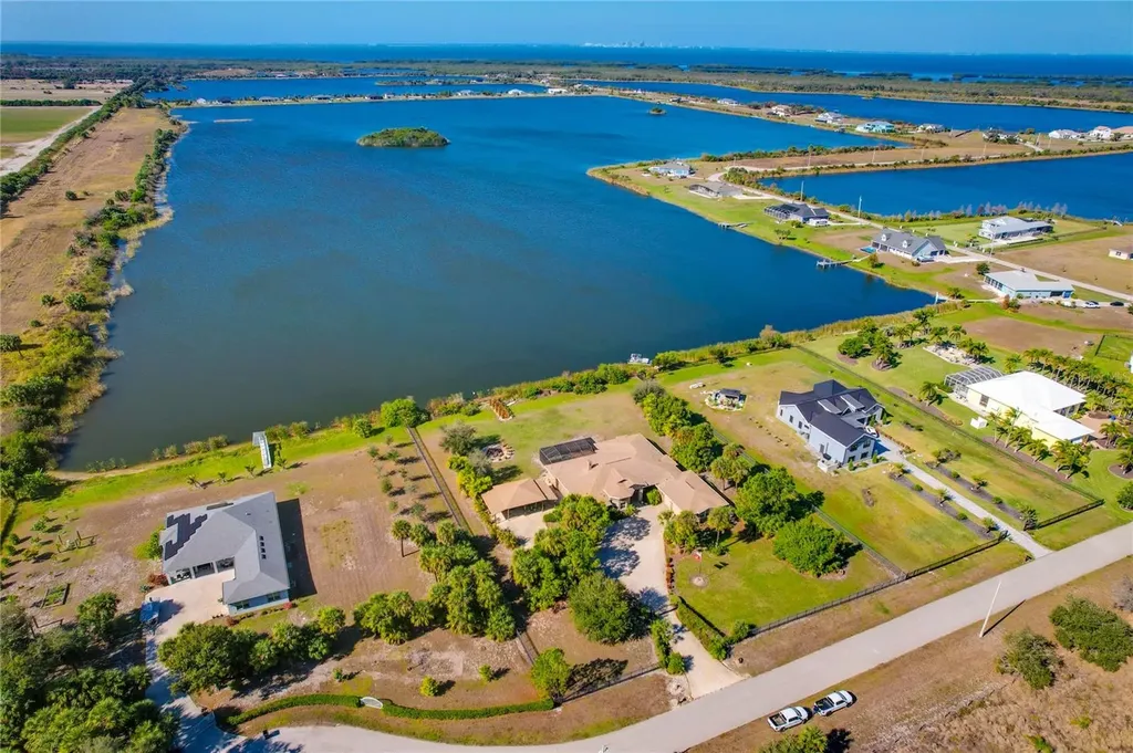 2209 Lost River Trail Ruskin FL 33570