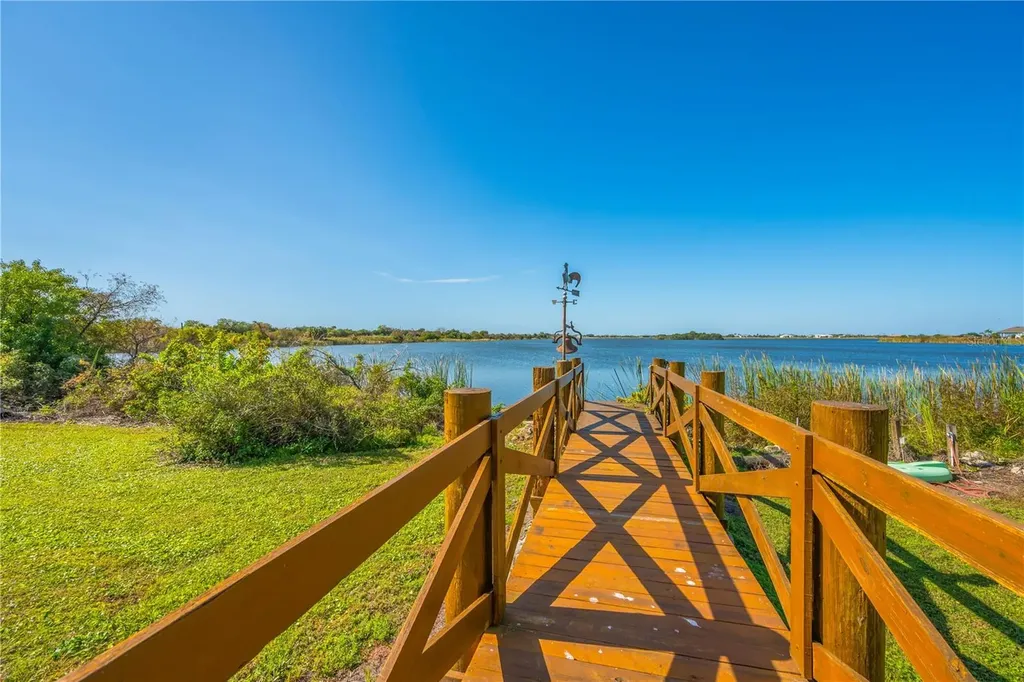 2209 Lost River Trail Ruskin FL 33570