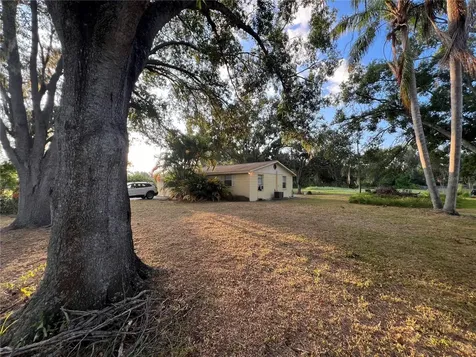 9013 Symmes Road Gibsonton FL 33534