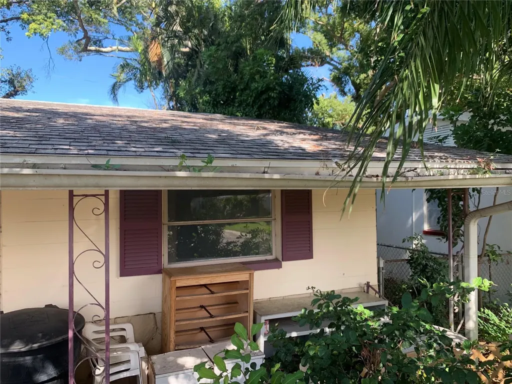 5435 18th Avenue N St Petersburg FL 33710