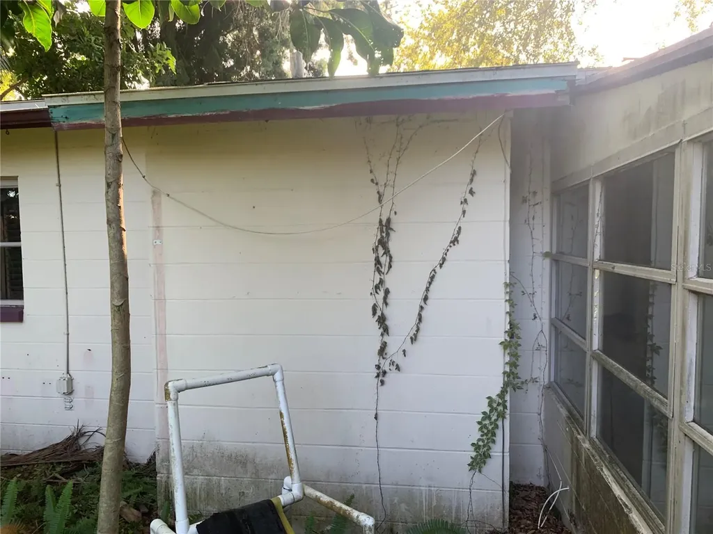 5435 18th Avenue N St Petersburg FL 33710
