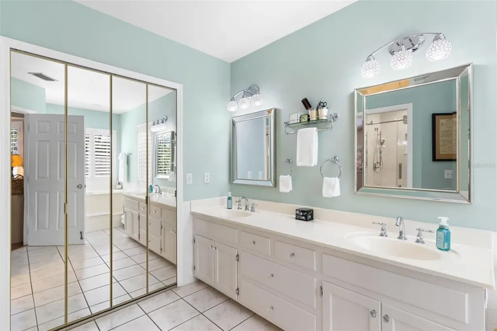 5787 N Apopka Vineland Road Orlando FL 32818