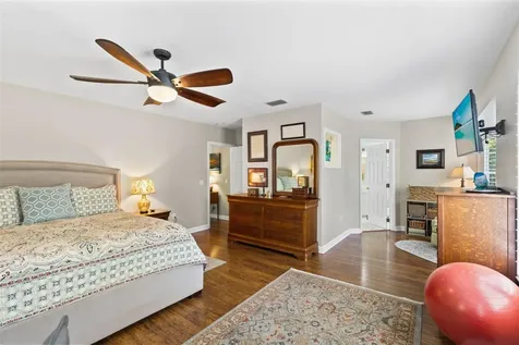 5787 N Apopka Vineland Road Orlando FL 32818