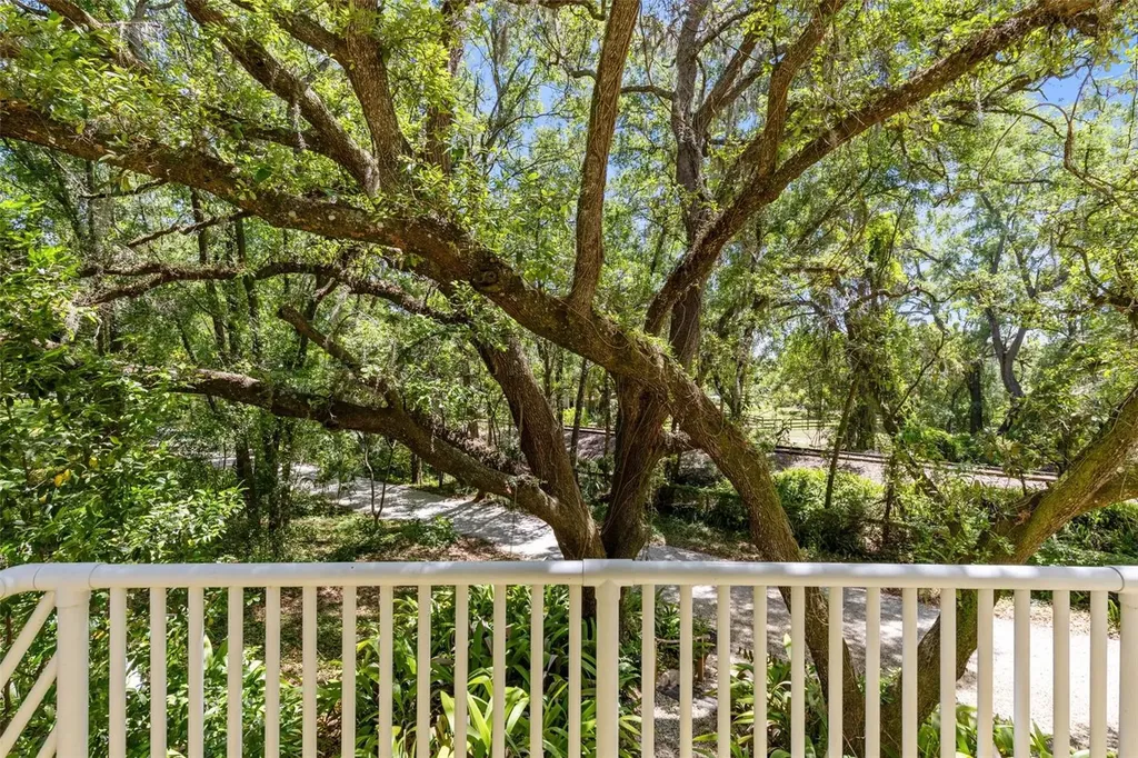 5789 N Apopka Vineland Road Orlando FL 32818