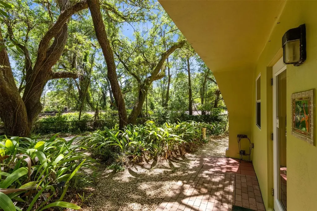 5789 N Apopka Vineland Road Orlando FL 32818