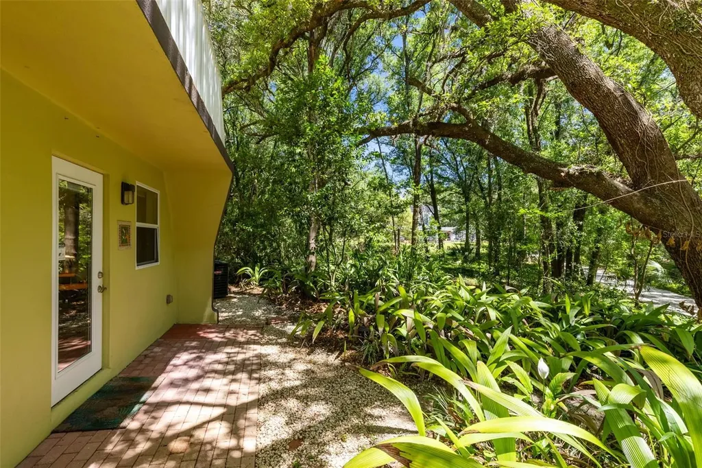 5789 N Apopka Vineland Road Orlando FL 32818