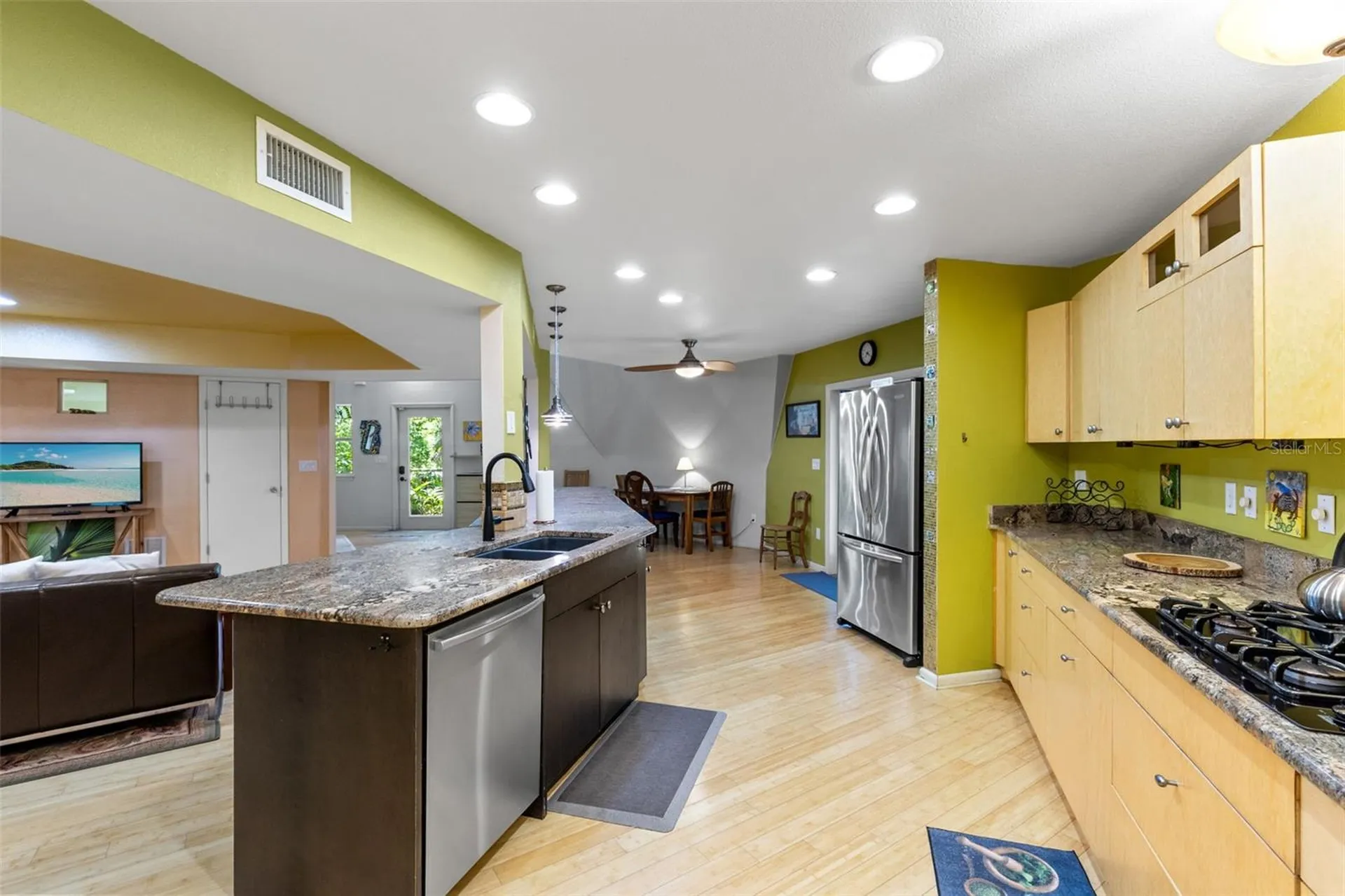 5789 N Apopka Vineland Road Orlando FL 32818