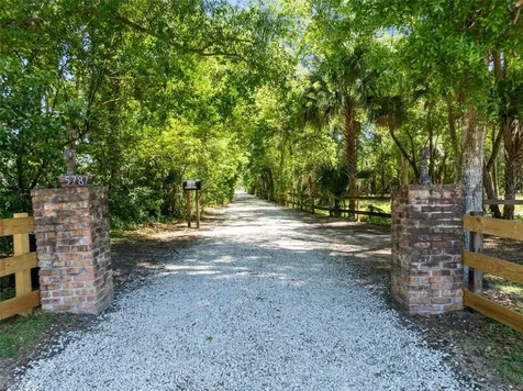 5789 N Apopka Vineland Road Orlando FL 32818