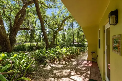5789 N Apopka Vineland Road Orlando FL 32818