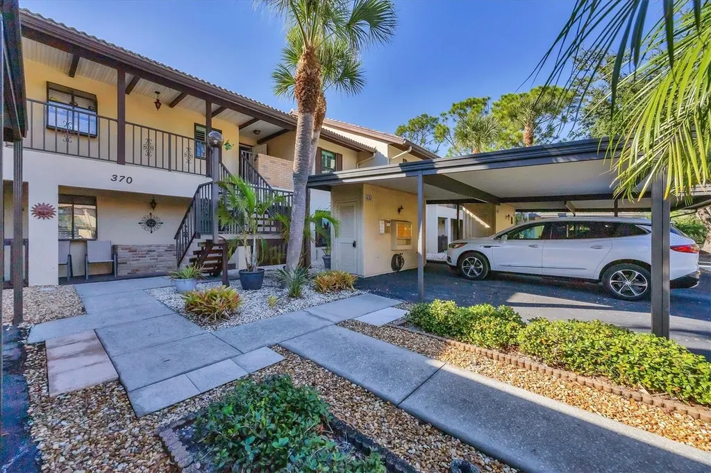 370 Three Lakes Lane Venice FL 34285