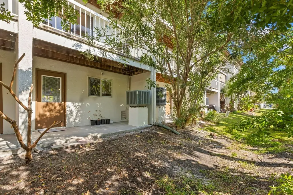 391 Madeira Circle Tierra Verde FL 33715