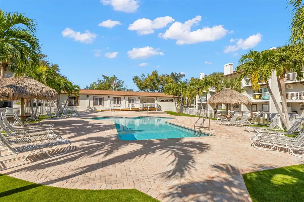 391 Madeira Circle St Petersburg FL 33715