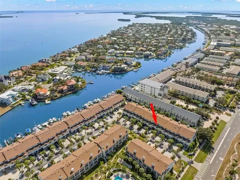 391 Madeira Circle Tierra Verde FL 33715