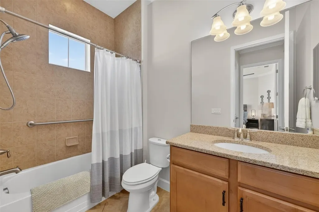 230 Sapphire Lake Drive Bradenton FL 34209