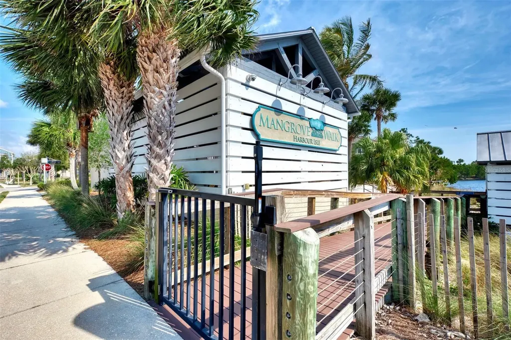 230 Sapphire Lake Drive Bradenton FL 34209