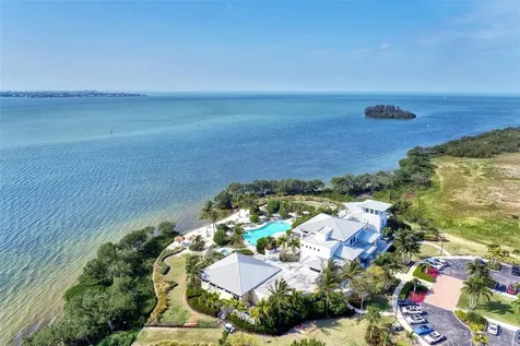 230 Sapphire Lake Drive Bradenton FL 34209