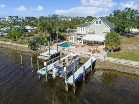 8025 Island Drive Port Richey FL 34668