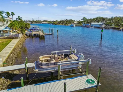 8025 Island Drive Port Richey FL 34668