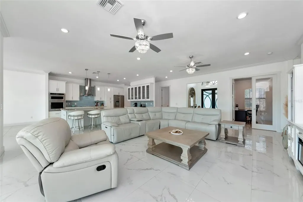 7505 27th Avenue W Bradenton FL 34209