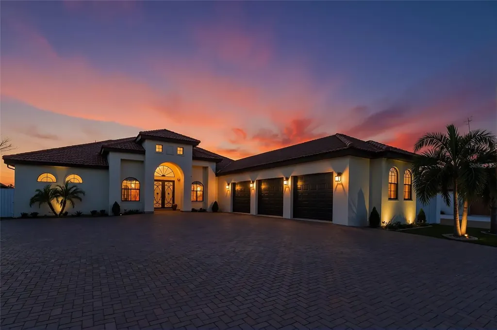 7505 27th Avenue W Bradenton FL 34209