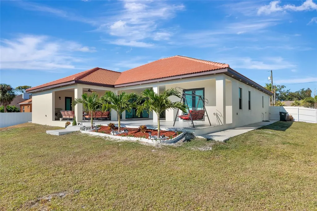 7505 27th Avenue W Bradenton FL 34209