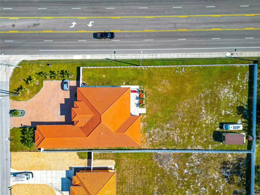 7505 27th Avenue W Bradenton FL 34209
