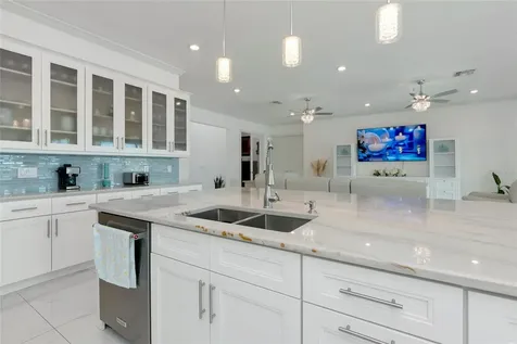 7505 27th Avenue W Bradenton FL 34209