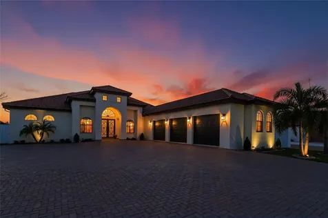 7505 27th Avenue W Bradenton FL 34209