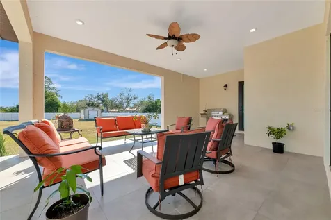 7505 27th Avenue W Bradenton FL 34209