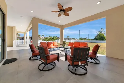 7505 27th Avenue W Bradenton FL 34209