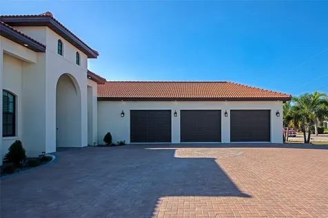 7505 27th Avenue W Bradenton FL 34209
