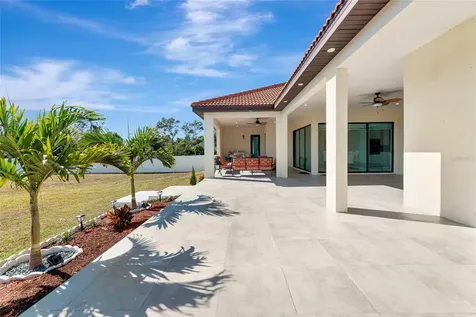 7505 27th Avenue W Bradenton FL 34209