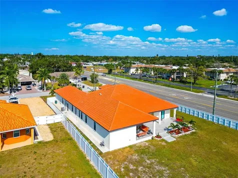 7505 27th Avenue W Bradenton FL 34209