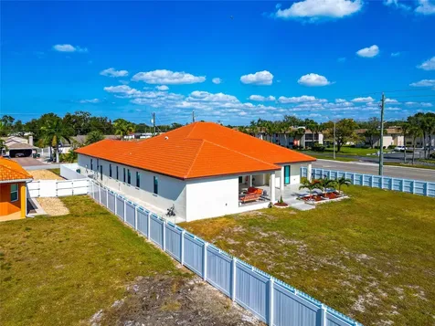 7505 27th Avenue W Bradenton FL 34209