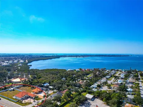 7505 27th Avenue W Bradenton FL 34209