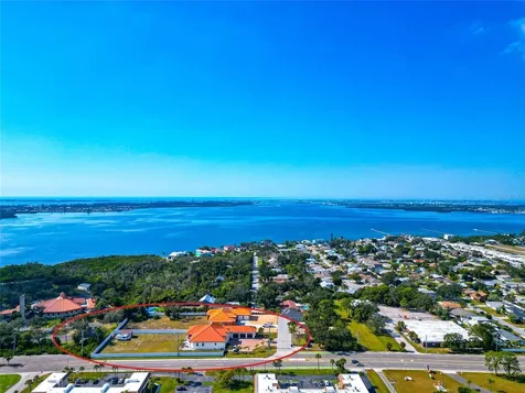7505 27th Avenue W Bradenton FL 34209