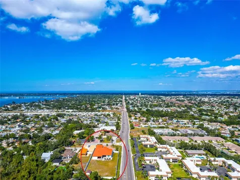 7505 27th Avenue W Bradenton FL 34209