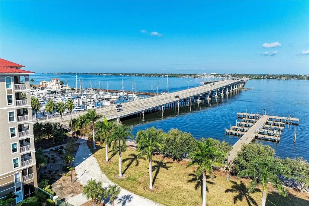808 3rd Avenue W Bradenton FL 34205