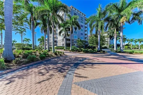 808 3rd Avenue W Bradenton FL 34205