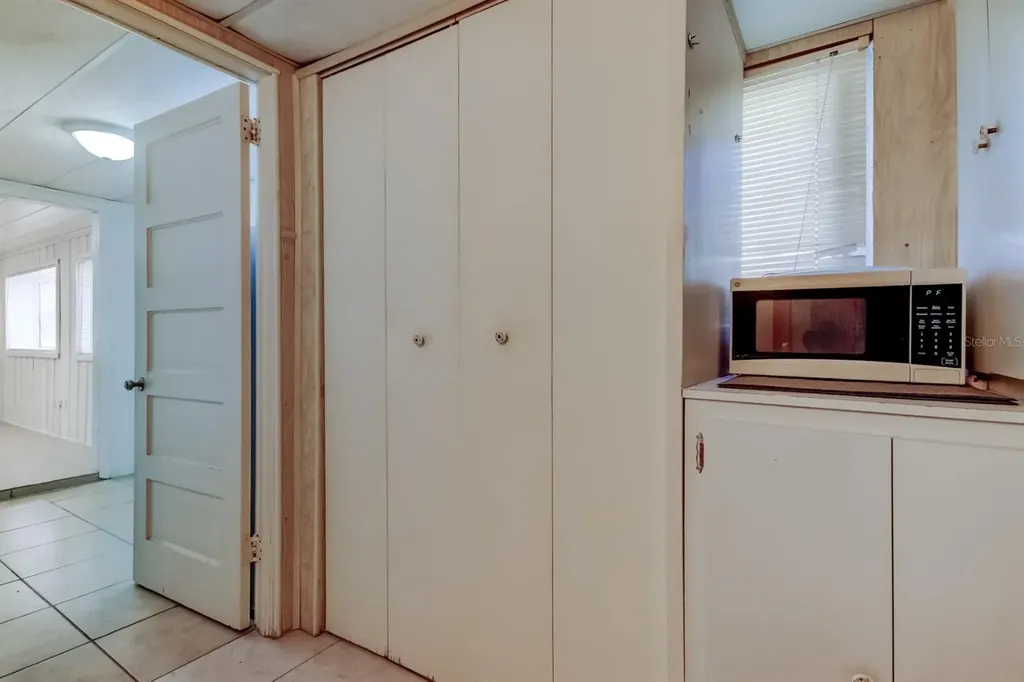 4539 Mile Stretch Drive Holiday FL 34690