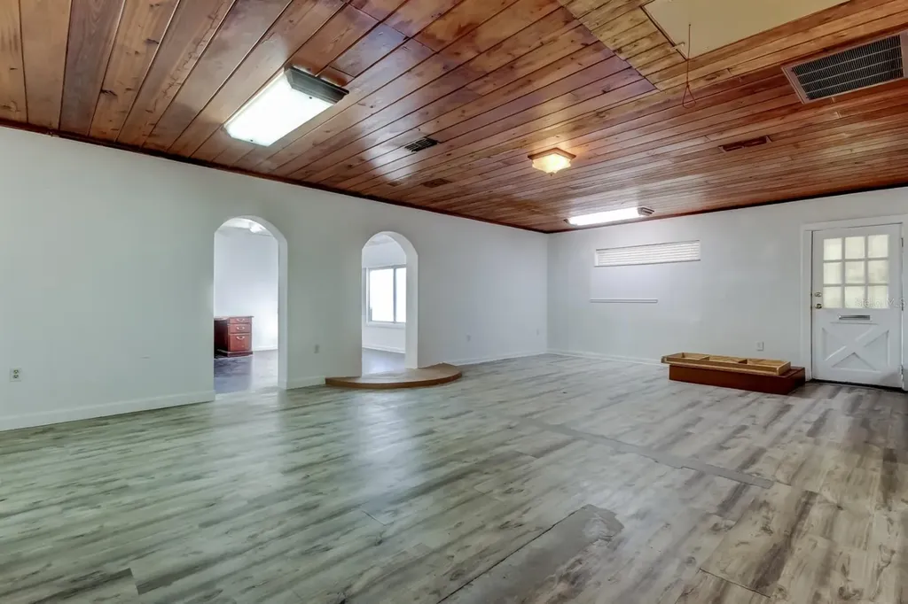 4539 Mile Stretch Drive Holiday FL 34690