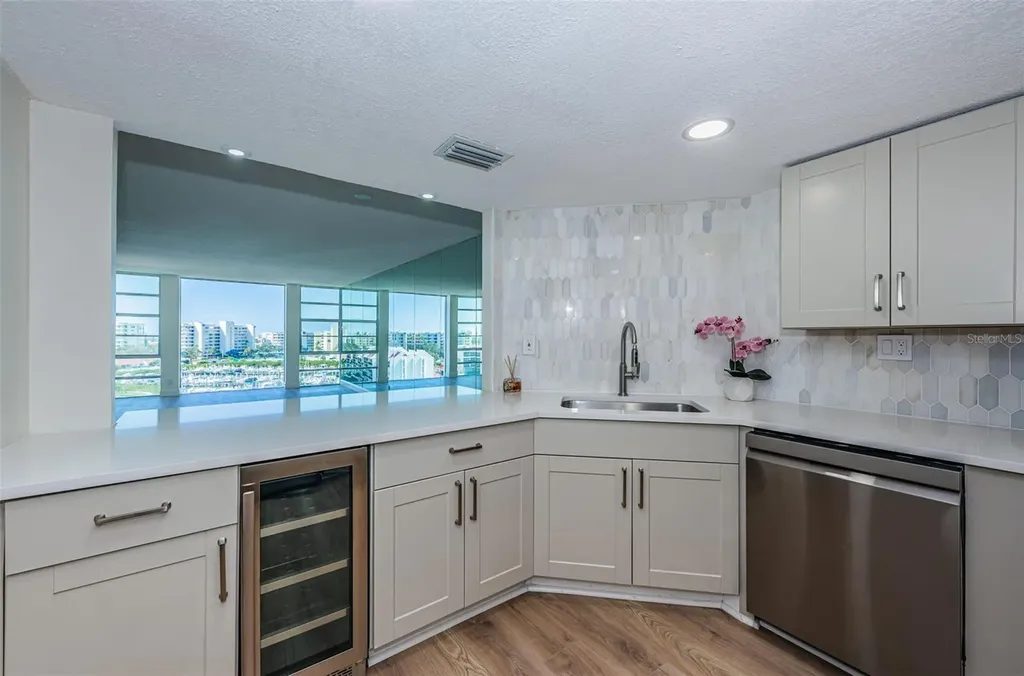 7400 Sun Island Drive S South Pasadena FL 33707