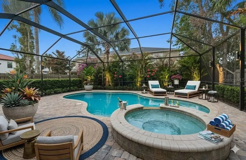 407 S Tampania Avenue Tampa FL 33609
