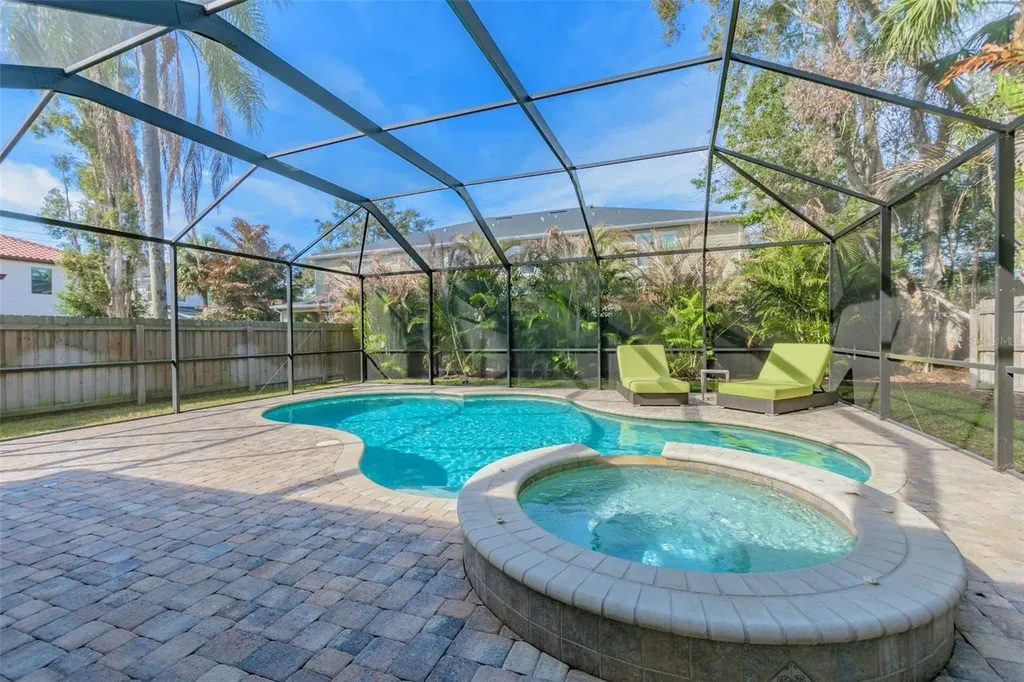 407 S Tampania Avenue Tampa FL 33609