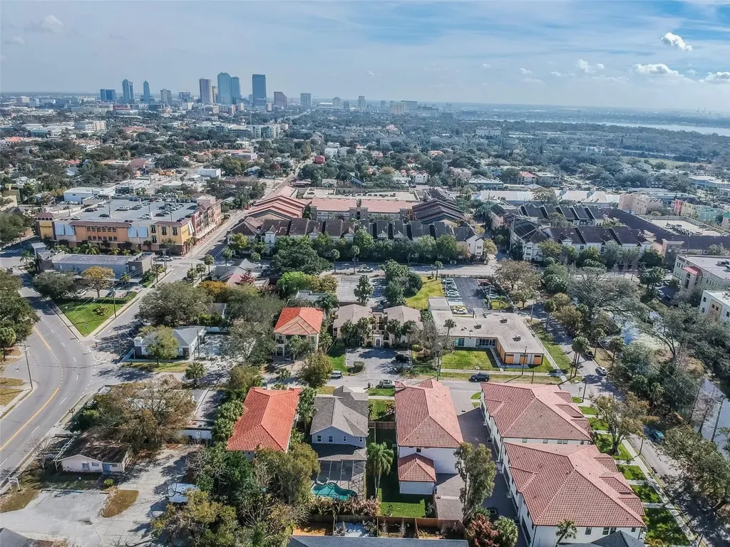 407 S Tampania Avenue Tampa FL 33609