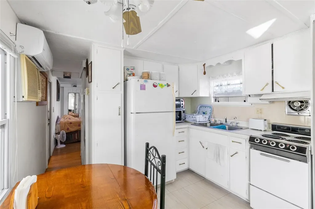 12766 Seminole Boulevard Largo FL 33778