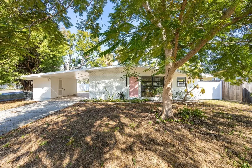 4735 W Wisconsin Avenue Tampa FL 33616