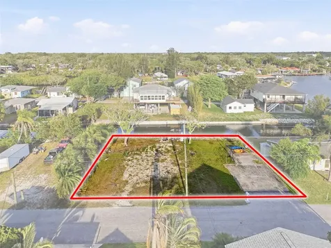 14206 Hendry Court Hudson FL 34667